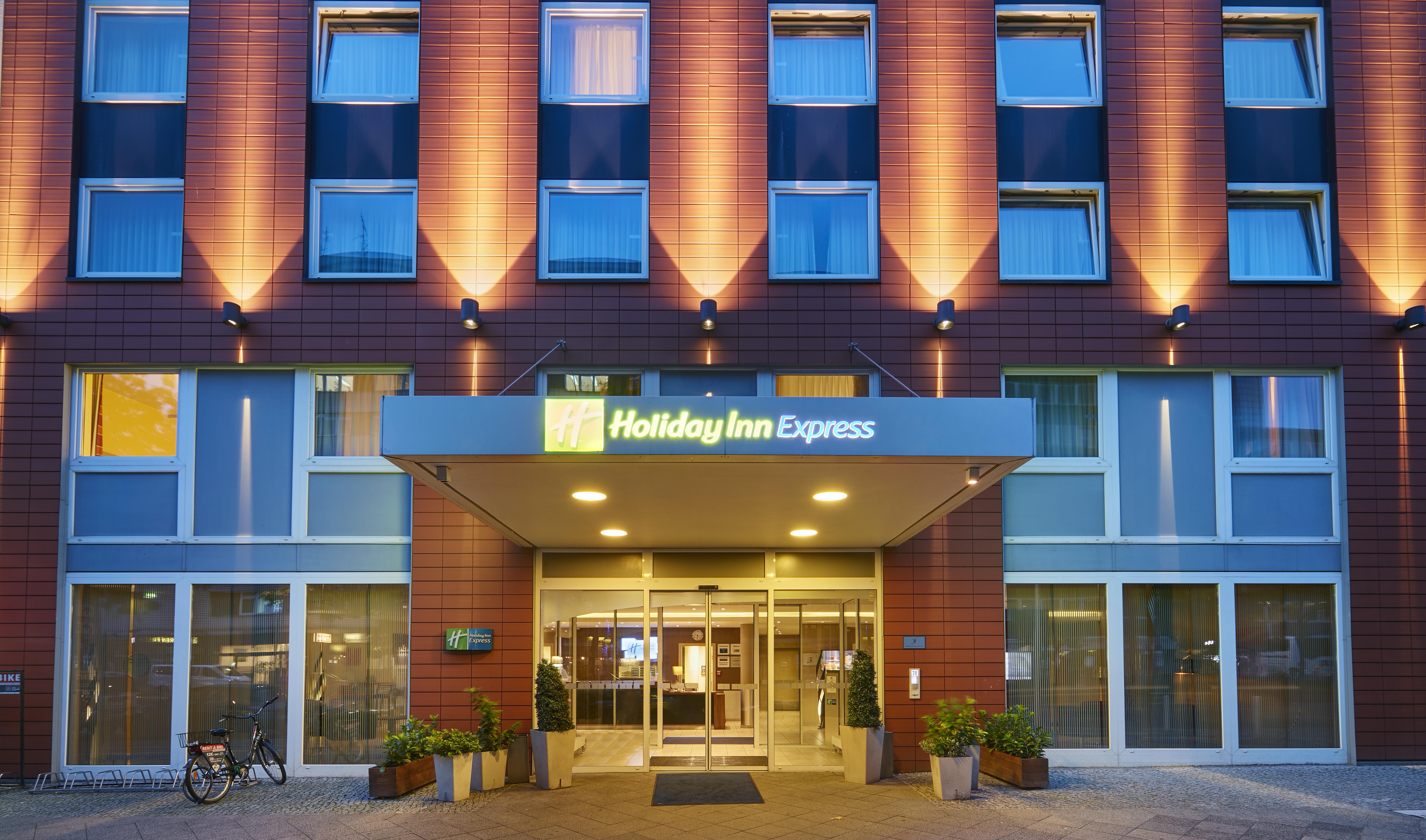 Holiday Inn Express Berlin City Centre West Exterior photo